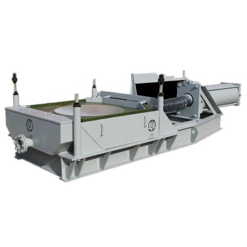 Wet bottom slag discharge door